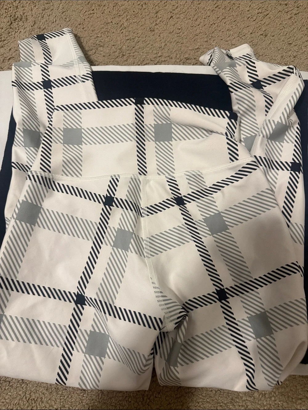 Alo Yoga plaid white and black bra and legging set NWOT